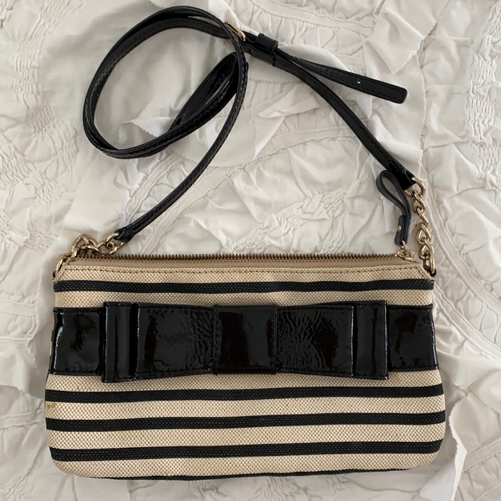 Beautiful beige and black Kate Spade crossbody 🖤